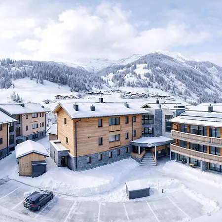 Hébergement de vacances Family Penthouse With Balcony