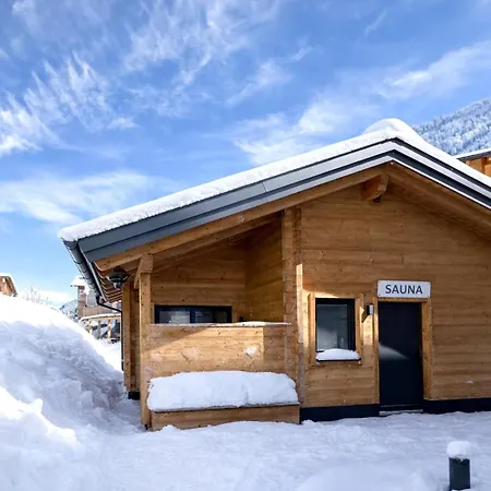 Hébergement de vacances Family Penthouse With Balcony